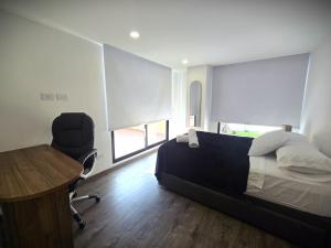Modern and Brand-New Apt 2026 for up to 5 people