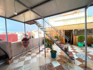 DADA SURF HOSTEl