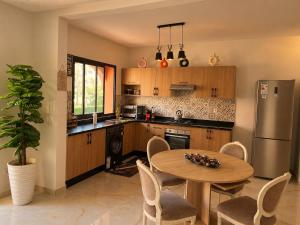 Cozy Gueliz Flat with Pool view in Tourist Village