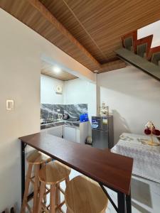 Cozy Private Room at Casa Les Yram Shared Spaces n Local Vibe