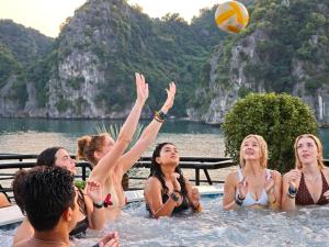 Oasis Bay Party Cruise - Ha Long Bay Tour