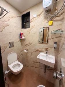 City Homes 2BHK COCHIN VILLA APARTMENT Near Lilavati Off Hill Road