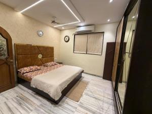 City Homes 2BHK COCHIN VILLA APARTMENT Near Lilavati Off Hill Road