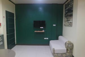 YOO C Apartment Dumaguete - Studio wifi netflix kitchen