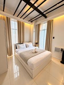 Minimalist Luxury Spacious 1 Bedroom in Burgos Circle