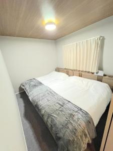 Newly built Max 10 ppl Good access to Hakata Station 2 bedrooms For large groups traveling to Fukuoka