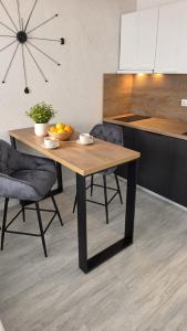 Stilvolles modernes Apartment mit Pool & Balkon