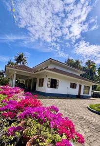 Pynadath Garden Pool Villa