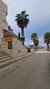 Seaside Apartment Iliria Durrës - First Line to the Beach