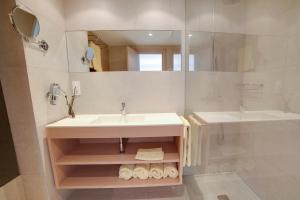 Standard Twin Room  room in Riviera Vista
