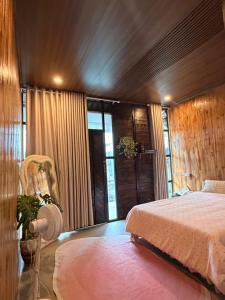 Nhà gỗ Shine House