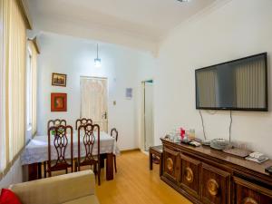 Copacabana posto 5 duas quadras da praia