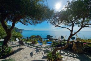 Cottage sul mare nella Baia di Cartaromana, vista Castello