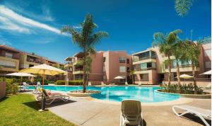 LUXE Apartment Pool View AC Access to 5 Pools