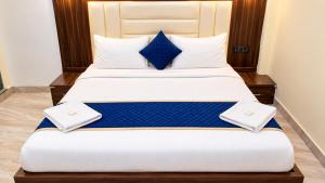 Hotel Boston Affordable Stays - #Parking #FullyAC #Best Rated Location #Modern Boutique Property