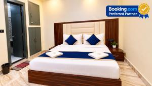 Hotel Boston Affordable Stays - #Parking #FullyAC #Best Rated Location #Modern Boutique Property