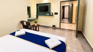 Hotel Boston Affordable Stays - #Parking #FullyAC #Best Rated Location #Modern Boutique Property