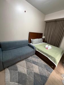 Comfy 2 Bedroom near NAIA Terminal 3 at 81 Newport Bldg C1-10KL