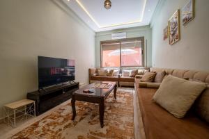 200 m from Majorelle Garden - Terrace - Netflix