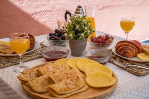 200 m from Majorelle Garden - Terrace - Netflix