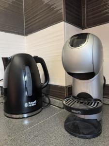 Apartment 20 minutes from City Center near Polus w Coffee, Tea, TV