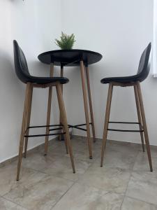Apartment 20 minutes from City Center near Polus w Coffee, Tea, TV