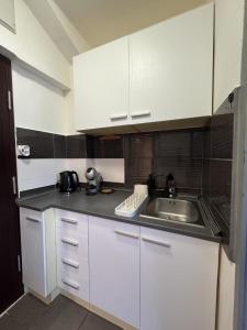 Apartment 20 minutes from City Center near Polus w Coffee, Tea, TV