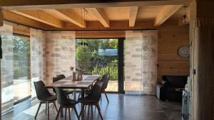 Gemütliches Holzhaus mit Kamin und Naturweitblick