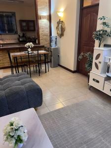 Mollys 1br luxury apartment next to pride inn