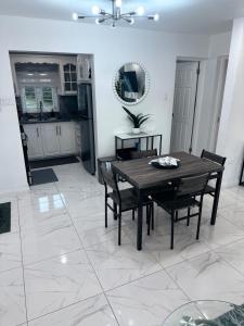 Columbus Heights Ocean Breeze 2BR Sea-View Escape