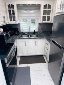 Columbus Heights Ocean Breeze 2BR Sea-View Escape