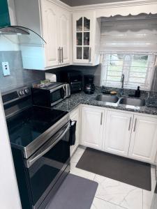 Columbus Heights Ocean Breeze 2BR Sea-View Escape