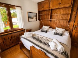 Exclusive Central Chalet, 5 min Sky Slopes, Garage
