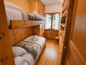 Exclusive Central Chalet, 5 min Sky Slopes, Garage