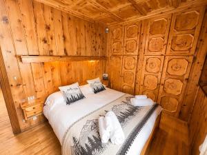 Exclusive Central Chalet, 5 min Sky Slopes, Garage