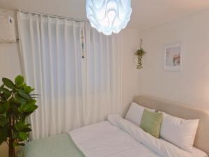 Special Deal # 4 Min Walk to Seongsu Station # Free Luggage Storage # Steps from Yeonmujang-gil