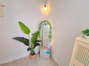 Special Deal # 4 Min Walk to Seongsu Station # Free Luggage Storage # Steps from Yeonmujang-gil