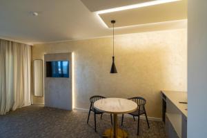 VHU Hotel & Suites