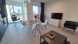 Towarowa 39 Tokio Apartment, free parking, air-conditioning, self check-in 24h