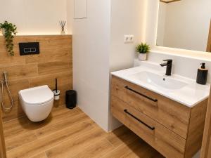 11-Moderný apartmán s balkónom a parkovaním zdarma