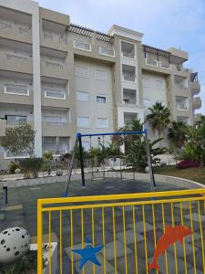 S-2 Palm Lake Folla in Monastir, Skanes