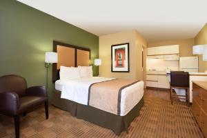 Queen Studio - Non-Smoking room in Extended Stay America Suites - Kansas City - Shawnee Mission