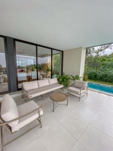 Lake View Private pool and lake views in Sanber