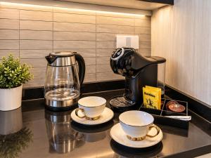 Title Legendary Pool Access 1-Bedroom Suite by TVC