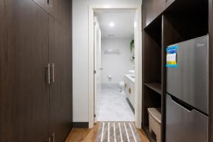 Condo unit near Mactan Airport with Pool, Gym, Free WiFi, and Netflix