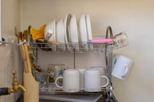 Charis Stays - Cozy 1BR Near ELD CBD