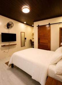RedRoof Siargao Rooms