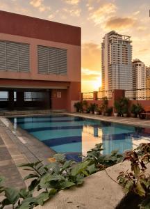 Metro Place Condo Staycation