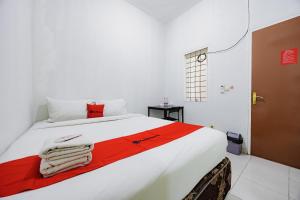 RedDoorz at Victory Homestay Karawaci