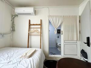 5 minutes by subway, fully equipped private room, Yeongdeungpo Times Square, Han River, Myeongdong, Hongdae 20 minutes, Kocheok Dome, KTX, Busan